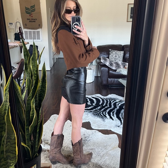 Western-Style Crop Blazer - Picture 2 of 5